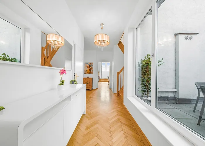 Center Penthouse, 3 Bedrooms, 30qm Rooftop, Ac Апартаменты