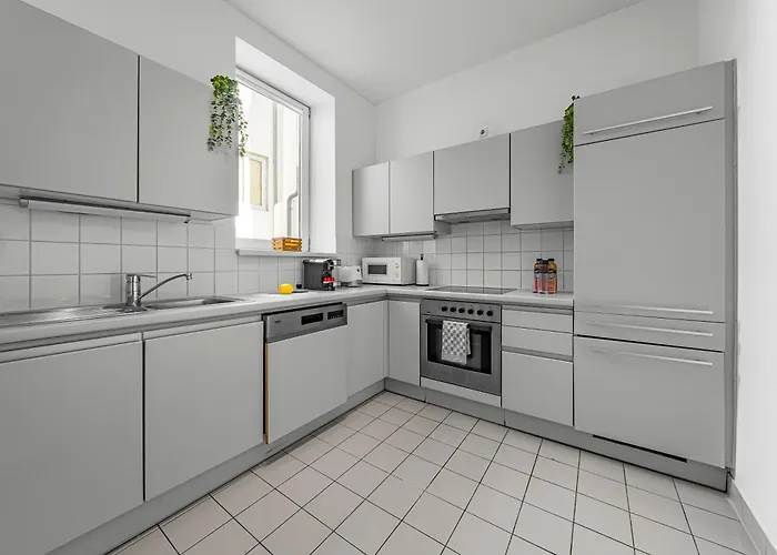 Center Penthouse, 3 Bedrooms, 30qm Rooftop, Ac