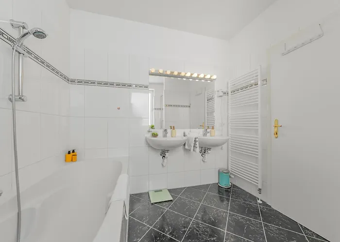 Center Penthouse, 3 Bedrooms, 30qm Rooftop, Ac Апартаменты